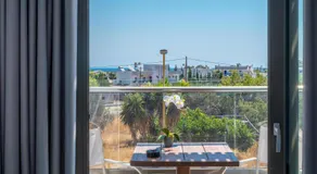 Kellys Luxury Apartments - Image 5