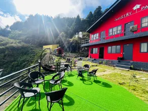 JustSTAY Paradise - Image 3