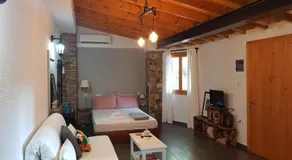 Stone Guesthouse - Image 2