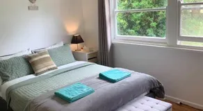 Relaxing cottage overlooking Crookhaven River - Image 2