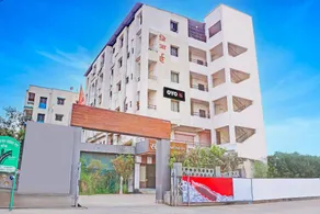 Hotel O Green Park Lodgeing - Image 2