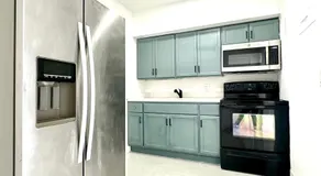 2 bedroom 2467 - Image 3