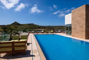 Reef Hotel & Spa - Image 2