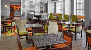 Hampton Inn by Hilton Calgary Airport North - Image 4