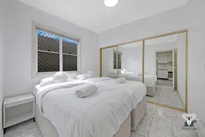 Fairfield 1B Granny Flat Sleep up to 4 ppl - Image 2