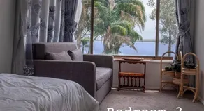 Getaway Lakefront Environmental House on Lake Macquarie with Water View - Image 2