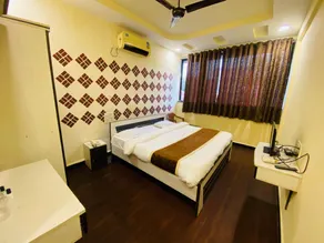 Shanti The Grand Palace - Image 2