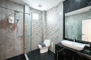 Manhattan Pool Villa Pattaya - Image 5