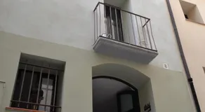 Casa con Encanto en el Centro de Peralada: 6 Personas, WiFi, SMART TV, A/C - ES-228-172 - Image 4