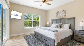 Lakeshore Getaway - Image 2
