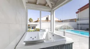 Villa Maria con piscina riscaldata - Image 2