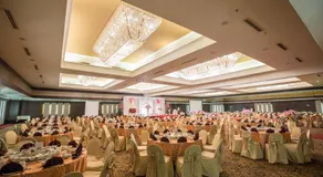 Emerald Garden International Hotel - Image 3