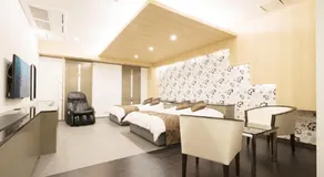 Hotel Revoir - Image 2
