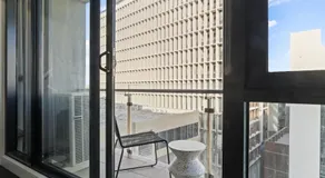 Modern 1-Bed Apartment Close to Attractions - Image 4