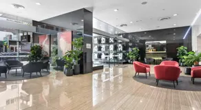 Exotic Moroccan Oasis on Level 60 in Meriton - Deluxe Story Bridge & River Views - Free Parking - Image 2