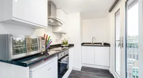Twickenham Apartments by Charles - Image 3