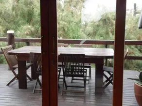 Stiltz Guest House - Image 2