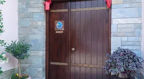 Maravelias Rooms - Image 4