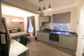 Holt Country Park · Modern & Spacious Apt - Image 3