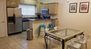 Ground Floor Apartment with Pool Walk to Beach - Image 4