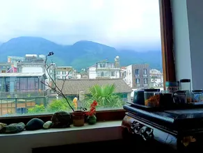 Dali Lily Guest House, close to the Honglongjing Gate of the ancient city,only 200 meters ,near the Cangshan and Erhai Lake, convenient payment,Chinese name is 大理百合国际青年旅舍 - Image 5