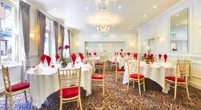 The George Hotel - Image 2