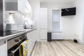 Contemporary 2Bed&2Bath Flat w/ FREE WiFi & PARKING - Image 5