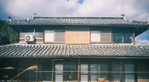 泊まれる本屋 まるとしかく - Image 3
