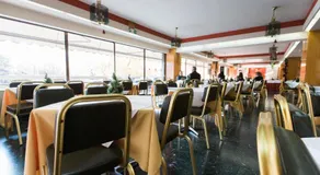 Grand Hotel - Image 4