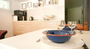 La Songe Ailée - Uriage - Proche Grenoble et Chamrousse - T2 avec terrasse - Jusqu'à 2 personnes - Cure Thermale - Idéal Déplacements professionnels - Image 3