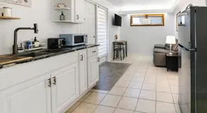 Spacious 2BR Apt • Free Parking • Baden - Image 4