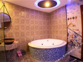 Quanwan Impression Theme Hotel - Image 4