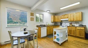 Ocean & Mountain View Home, near Downtown Juneau - Image 4