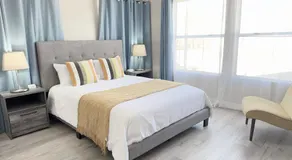Newly Remodeled Pool Villa-Fast WiFi -Summerlin - Image 2