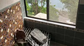 McArthur Heights Hotel - Image 4