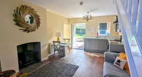 Cecile's Cottage at Cefn Tilla Court, Usk - Image 2