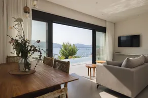 Villa Mare Stylish 3 Bedroom Central Villa With Private Pool - Image 2
