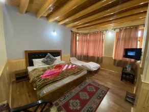 Zaltak Guest House and Hostel - Image 1