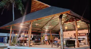 Bluewaves Hostel & Villa Panagsama by Hiverooms - Image 5