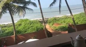 Kizhunna rock beach house - Image 4