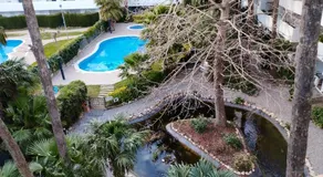 Spacious apartment in Roses, 60 m², shared pool - Image 4