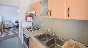 Coastal Comfort Family Apartment - Image 3