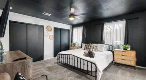 Mesa Resort with Free Heated Pool, Hot Tub, King Bed, and Yard Games - Image 2