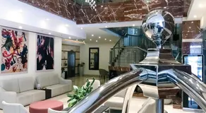 Waldorf Hotel - Image 3