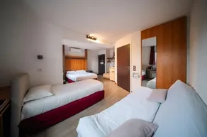 Hotel La Bonne Etape - Image 2