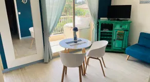 Studio de standing climatisé, avec piscine, proche de la mer - Image 2