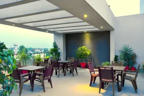 Lemon Park Hotel - Image 4