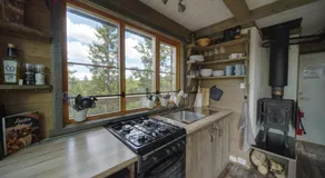 Faråsen Luxury Treetop Cabin - Sleep Among the Trees - Image 4