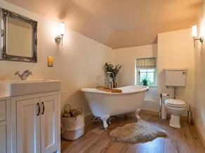 Cottage in Dorset near Lulworth Cove - Image 2