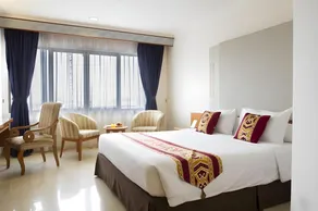 Lume'os Hotel - Image 2